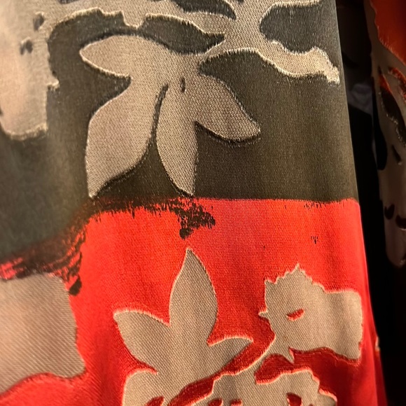 Chico’s silk blend top - Picture 4 of 4